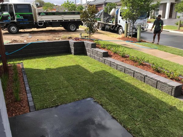 Retaining wall and lawn